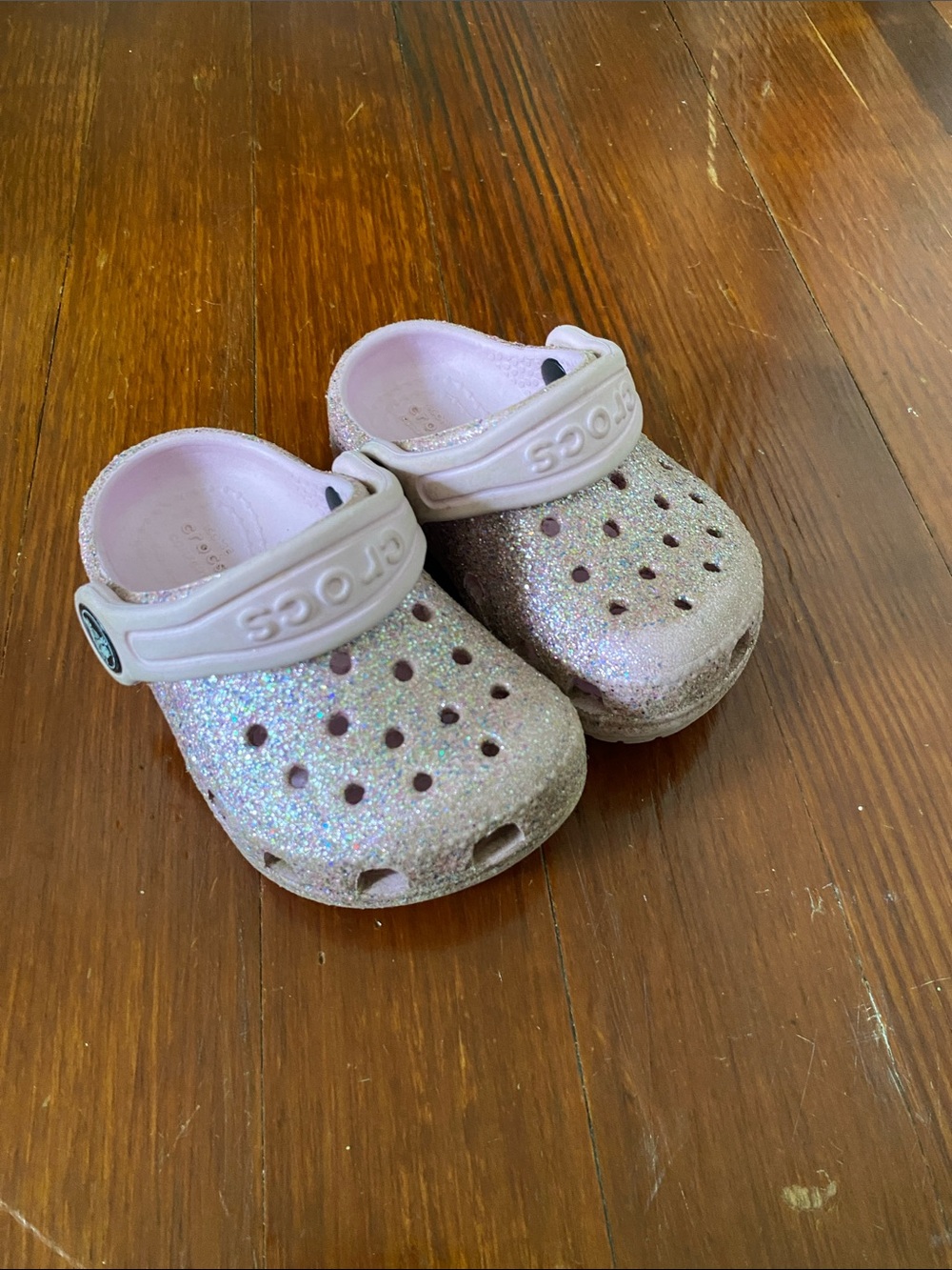 CROCS Girl’s light pink sparkle crocs Size 4